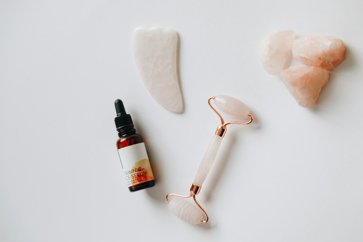 Rosekvarts Ansiktsrulle & Gua sha
